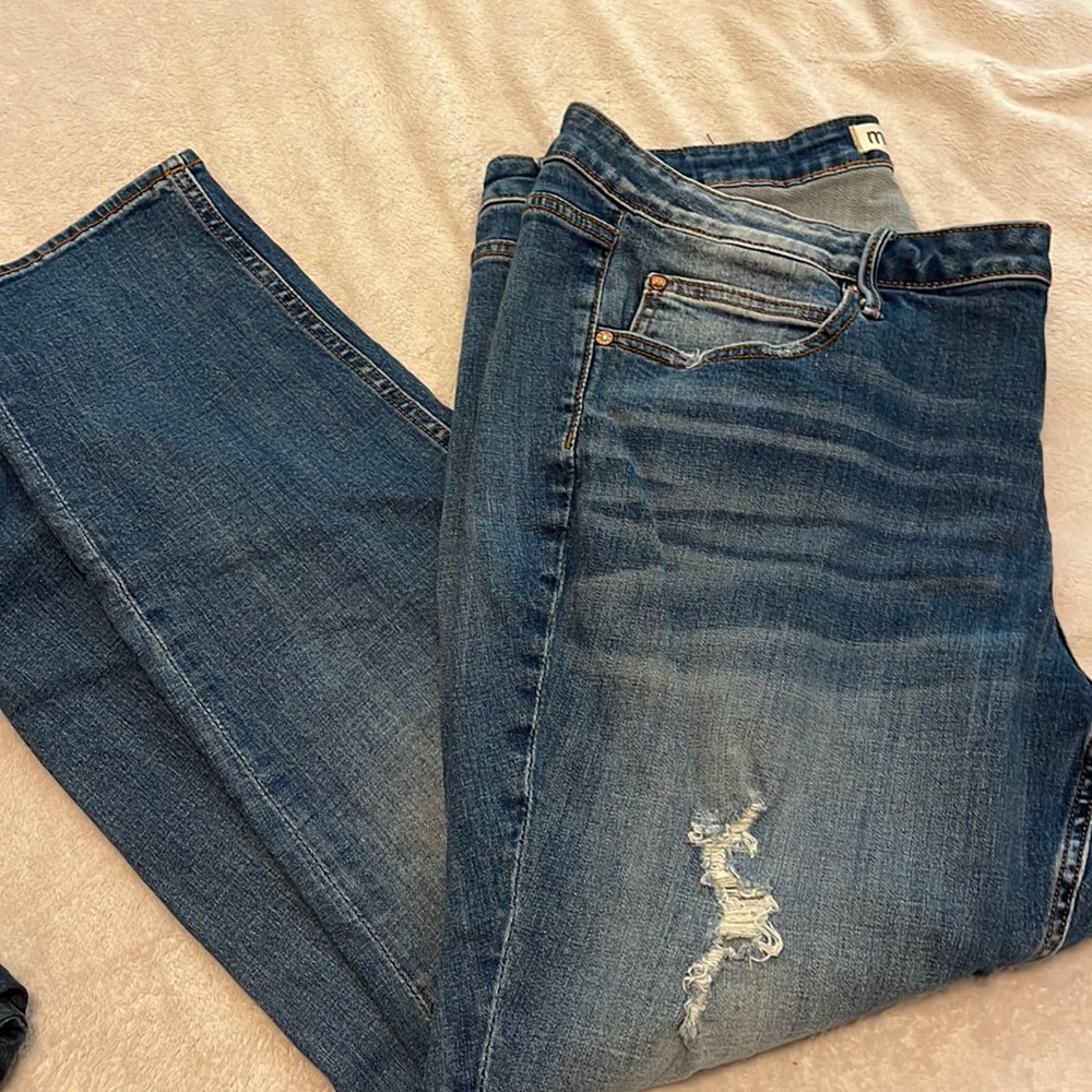 Maurices distressed skinny jeans